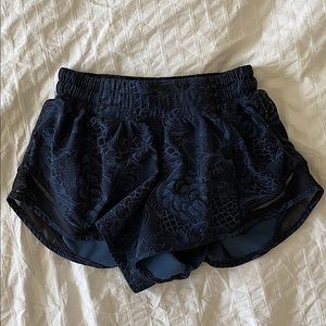 Lululemon hotty hot shorts size 2 reg